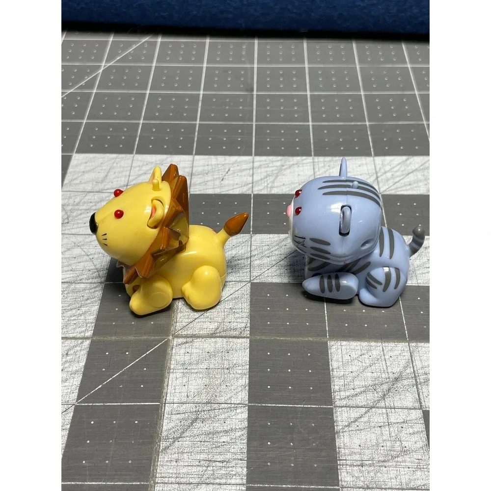 Micro Pet Lot Lion 2002 Blue Cat 2003 Not Tested